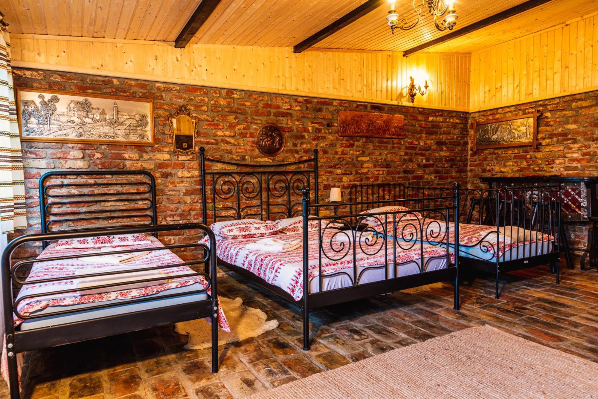 Casa Soseco Hotel Orsova Ngoại thất bức ảnh