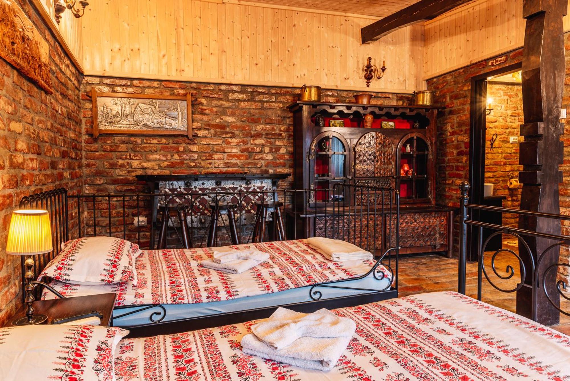 Casa Soseco Hotel Orsova Ngoại thất bức ảnh